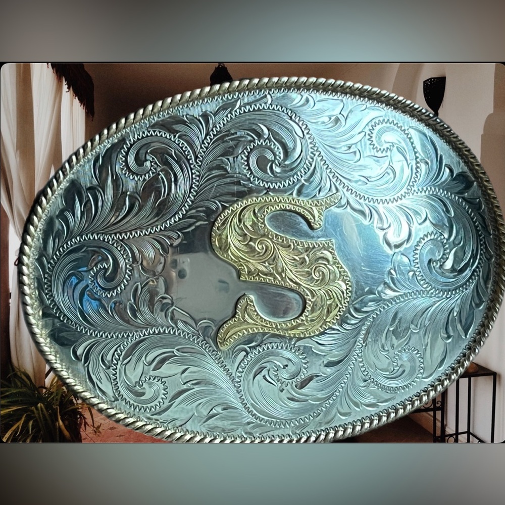 Montana Silversmiths Monogram belt buckle
